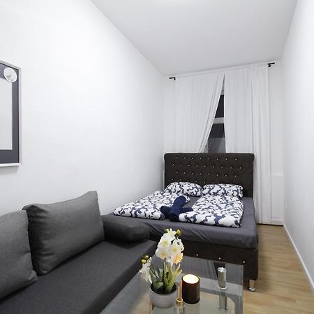 Comfort Triple Room Th Вена Экстерьер фото