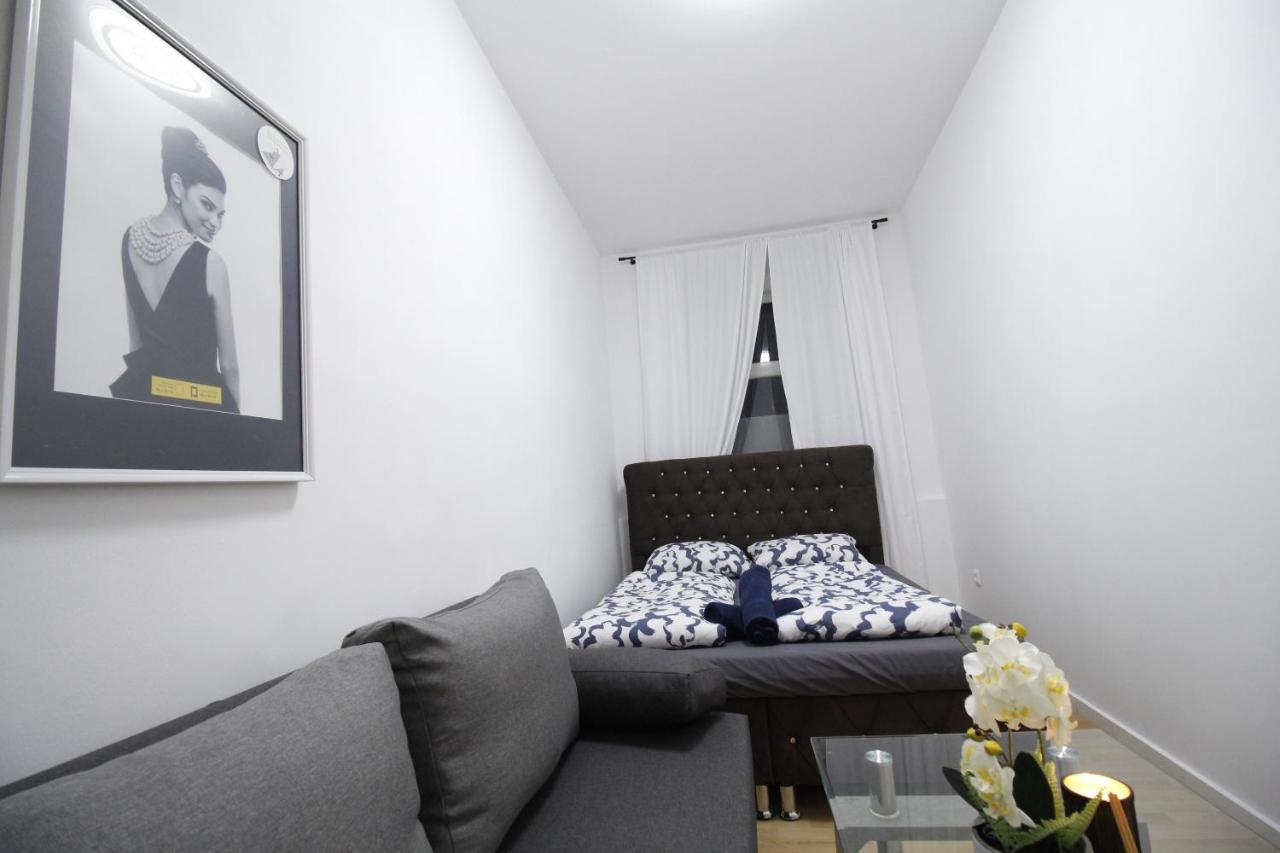 Comfort Triple Room Th Вена Экстерьер фото