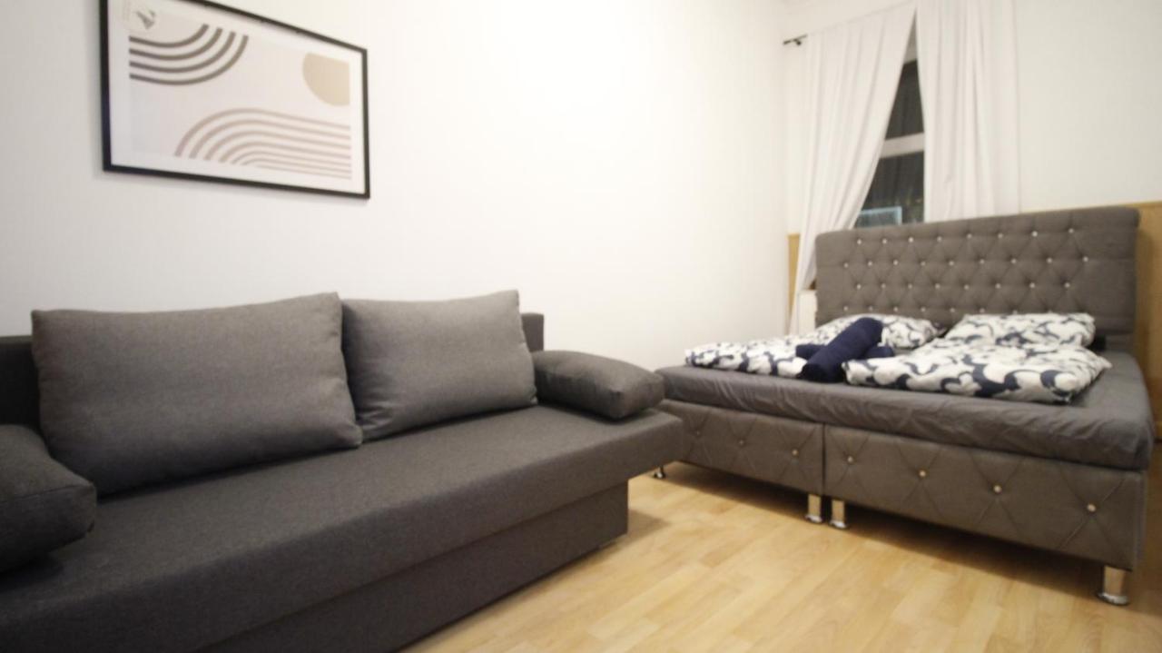 Comfort Triple Room Th Вена Экстерьер фото